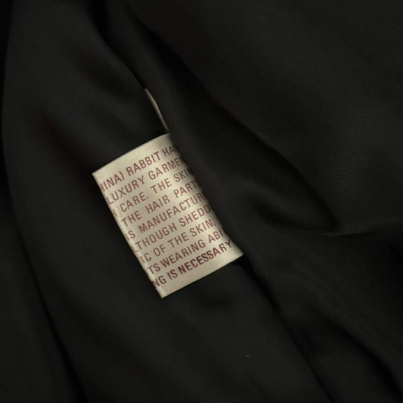 Luxurious Back Rabbit Coat - Picture 7 of 8